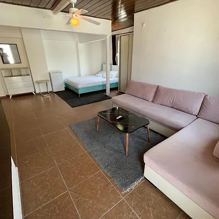 Esmana Hotel 2*