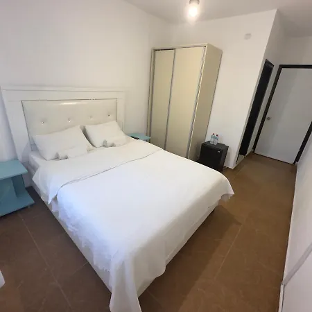 Esmana Hotel